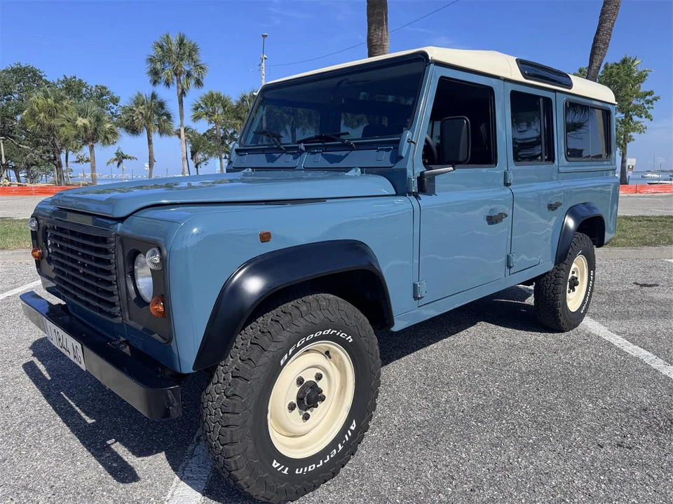 1995 Land Rover Defender 110 - Image 14 of 31