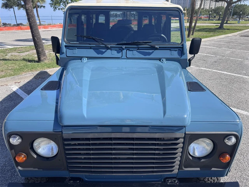 1995 Land Rover Defender 110 - Image 19 of 31