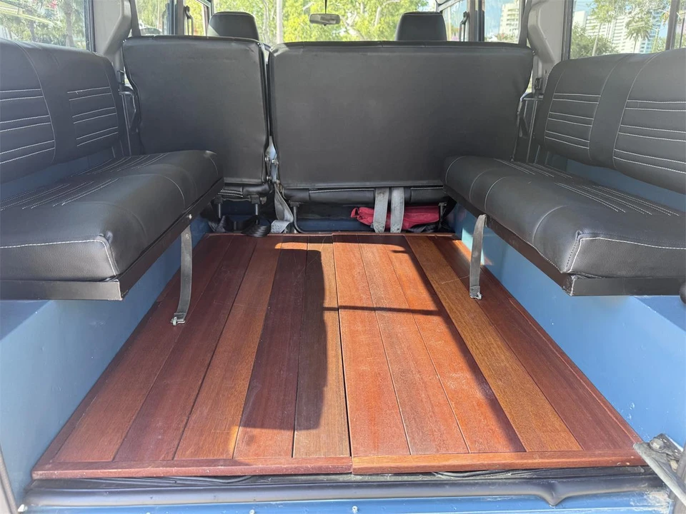 1995 Land Rover Defender 110 - Image 30 of 31