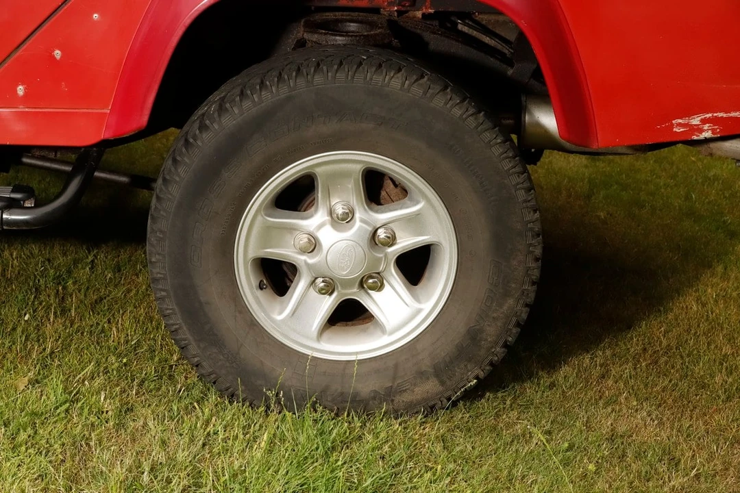 1995 Land Rover Defender 110 - Image 29 of 30