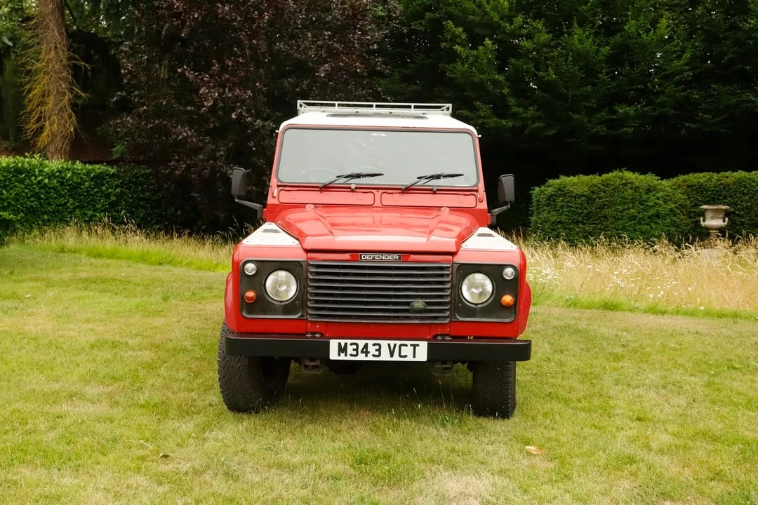 1995 Land Rover Defender 110 - Image 6 of 30