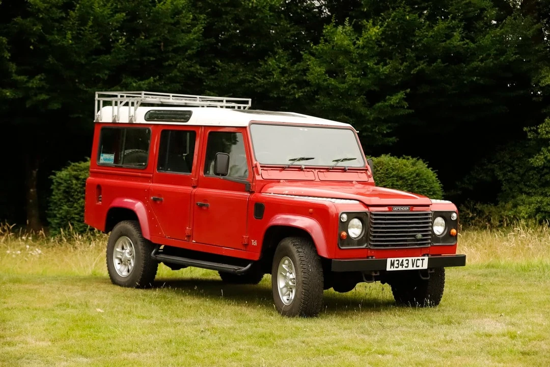 1995 Land Rover Defender 110 - Image 2 of 30