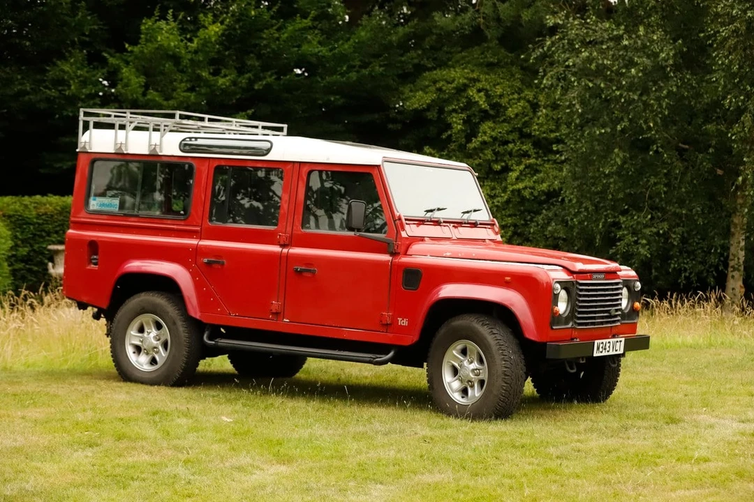 1995 Land Rover Defender 110 - Image 7 of 30