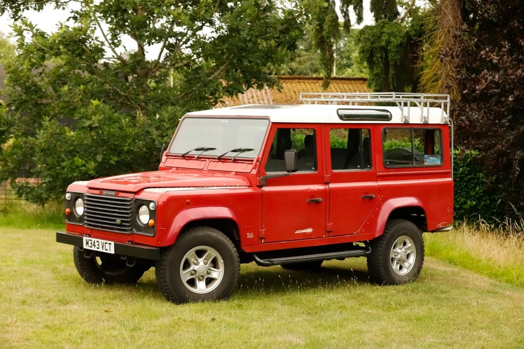 1995 Land Rover Defender 110 - Image 8 of 30