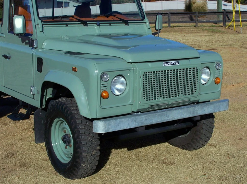 1995 Land Rover Defender 110 - Image 17 of 21