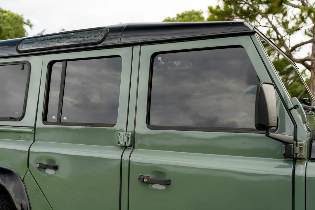 1995 Land Rover Defender 110 - Image 28 of 31