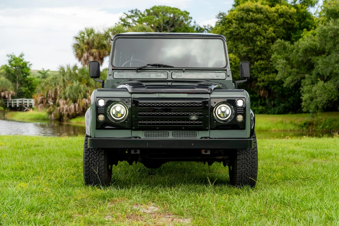 1995 Land Rover Defender 110 - Image 3 of 31