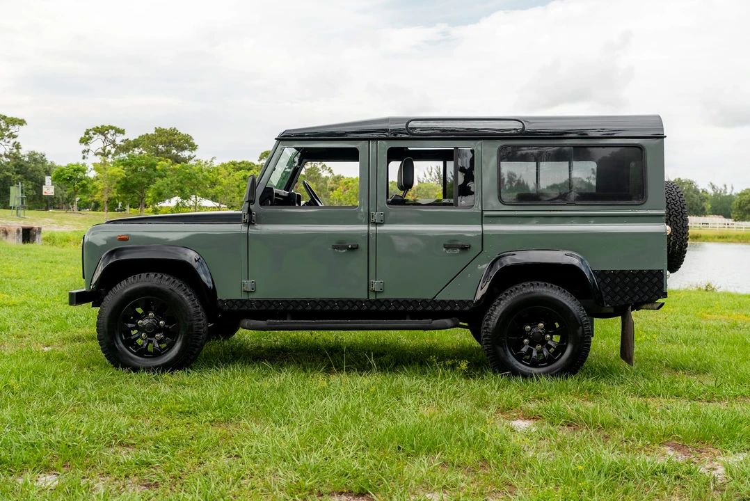 1995 Land Rover Defender 110 - Image 15 of 31