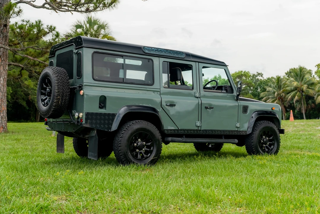 1995 Land Rover Defender 110 - Image 10 of 31