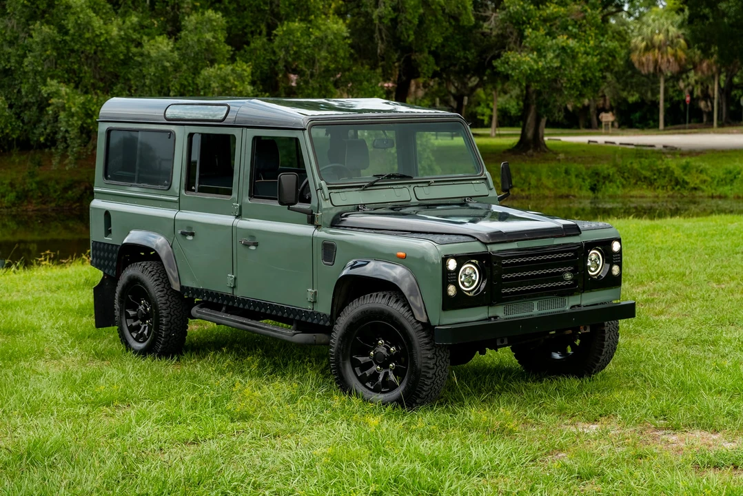 1995 Land Rover Defender 110 - Image 7 of 31
