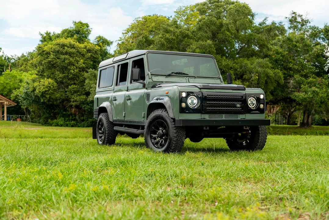 1995 Land Rover Defender 110 - Image 4 of 31