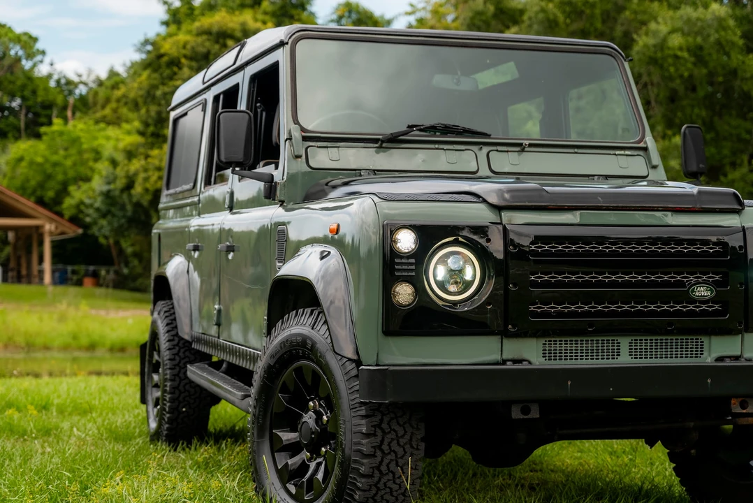 1995 Land Rover Defender 110 - Image 18 of 31