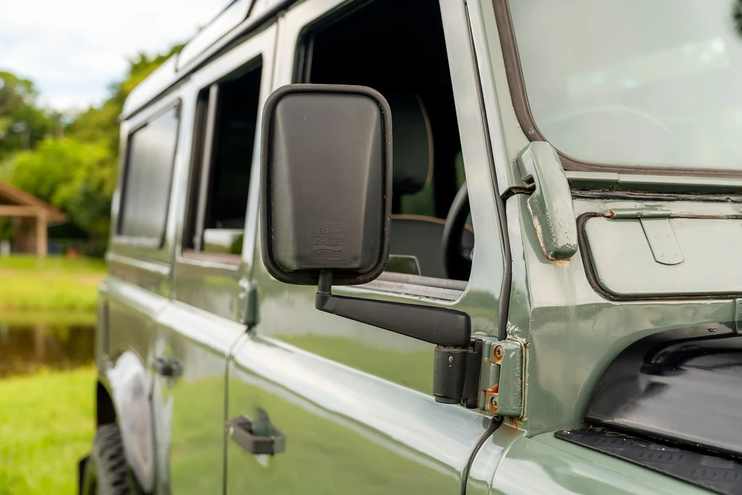 1995 Land Rover Defender 110 - Image 20 of 31