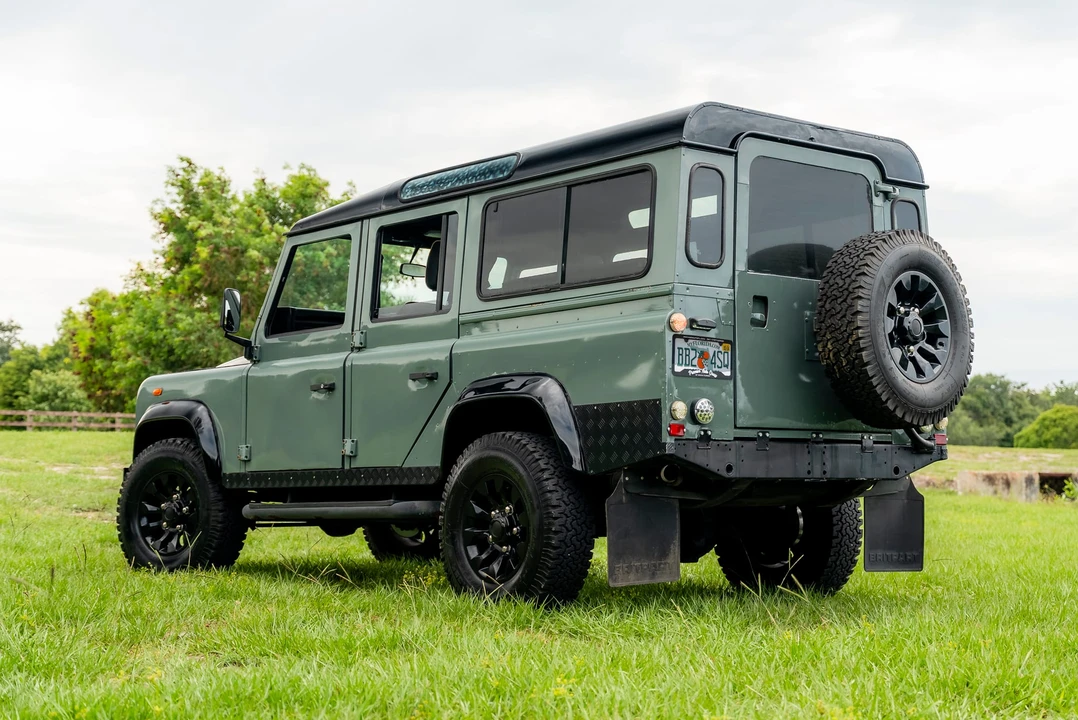 1995 Land Rover Defender 110 - Image 13 of 31
