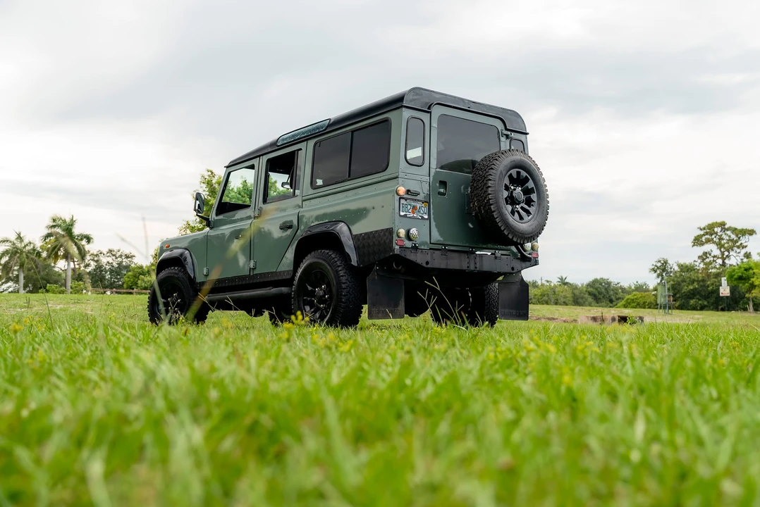 1995 Land Rover Defender 110 - Image 14 of 31