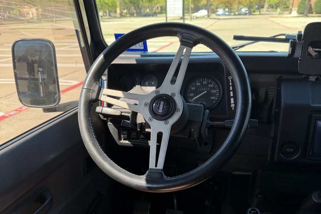 1995 Land Rover Defender 110 - Image 5 of 8