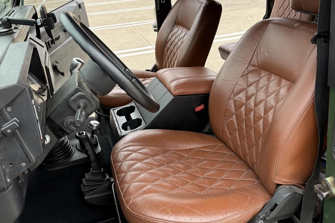 1995 Land Rover Defender 110 - Image 4 of 8
