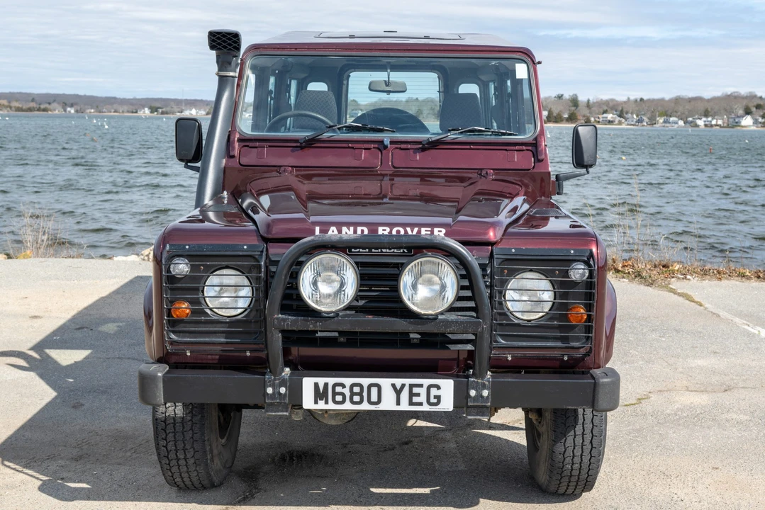 1995 Land Rover Defender 110 - Image 8 of 21