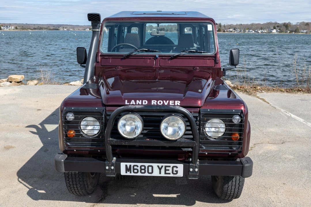 1995 Land Rover Defender 110 - Image 9 of 21