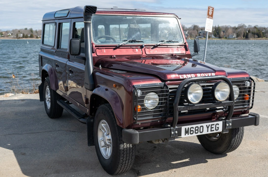 1995 Land Rover Defender 110 - Image 6 of 21