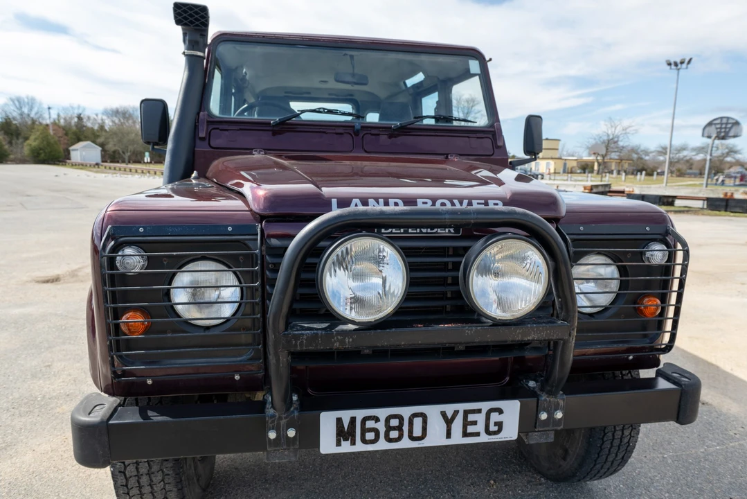 1995 Land Rover Defender 110 - Image 7 of 21