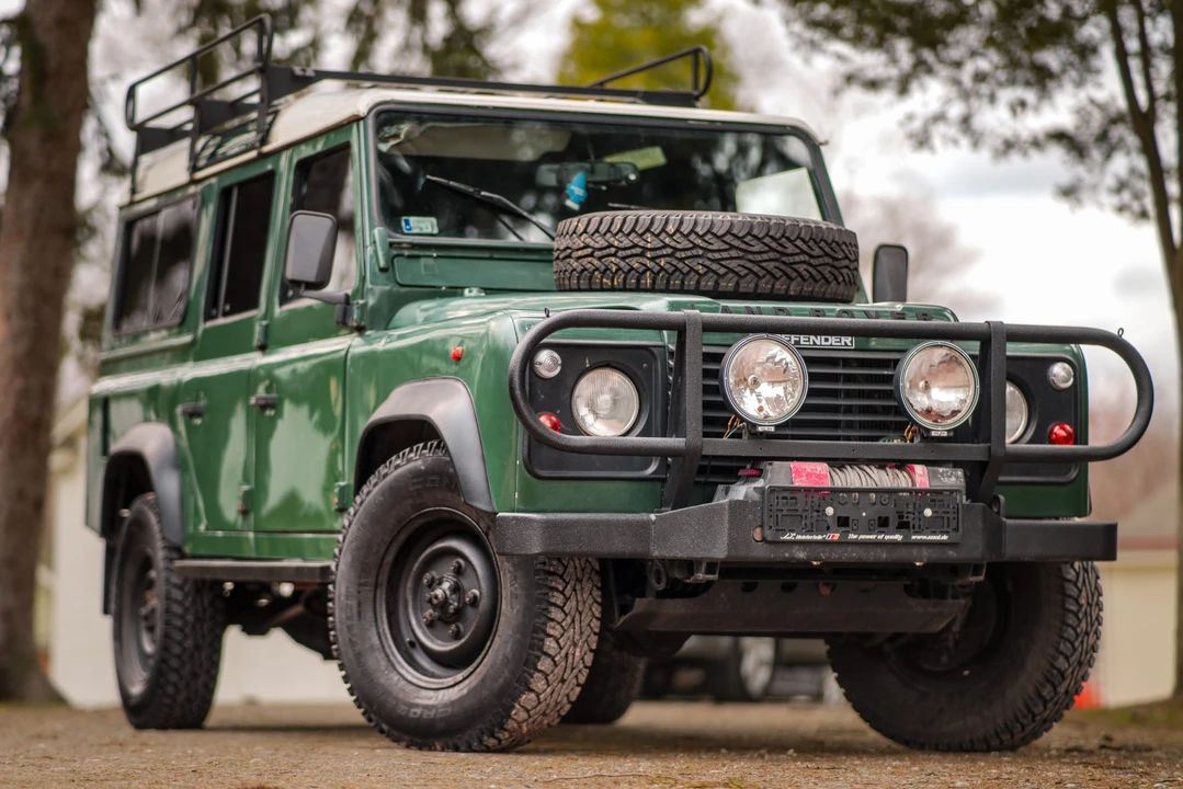 1995 Land Rover Defender 110 - Image 8 of 31