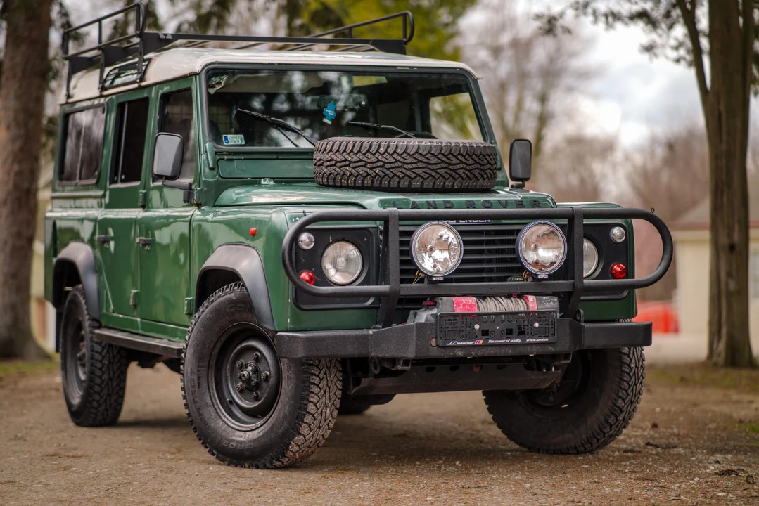 1995 Land Rover Defender 110 - Image 9 of 31