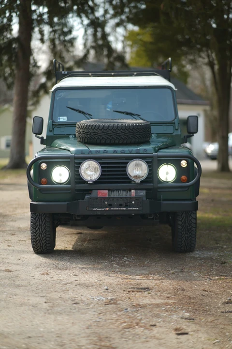 1995 Land Rover Defender 110 - Image 5 of 31