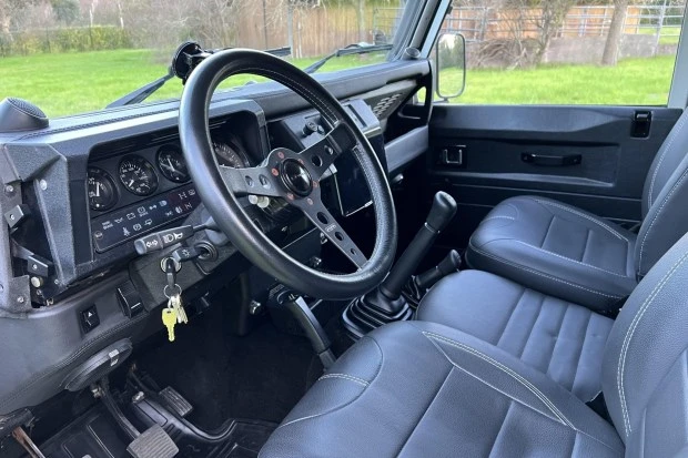 1995 Land Rover Defender 110 - Image 5 of 9