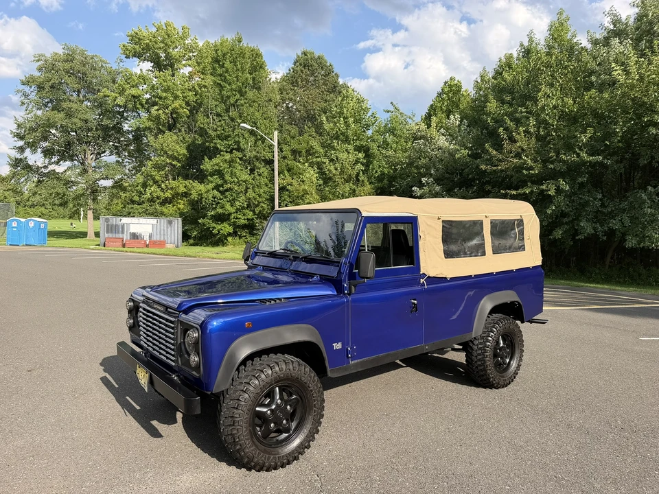 1995 Land Rover Defender 110 - Image 2 of 31