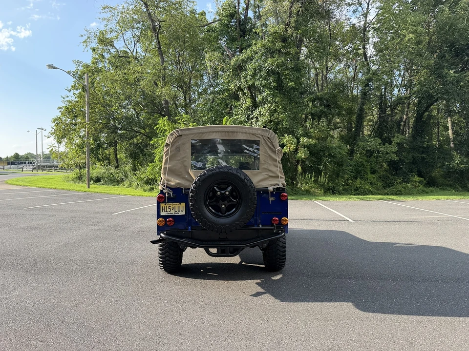 1995 Land Rover Defender 110 - Image 8 of 31
