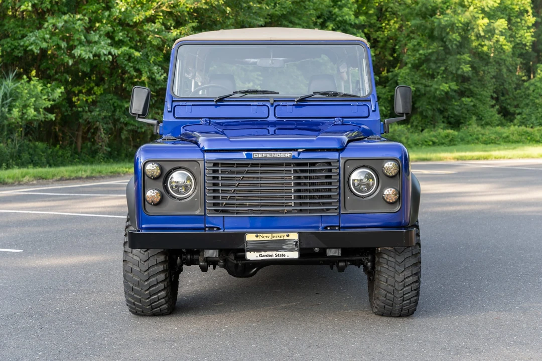 1995 Land Rover Defender 110 - Image 17 of 31
