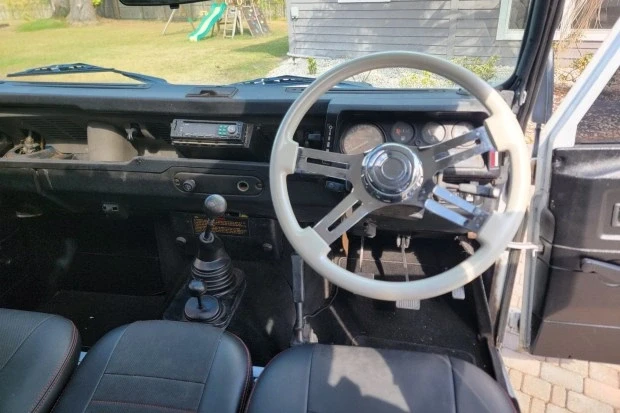 1995 Land Rover Defender 110 - Image 5 of 7