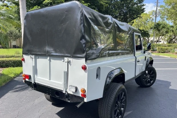 1995 Land Rover Defender 110 - Image 2 of 7