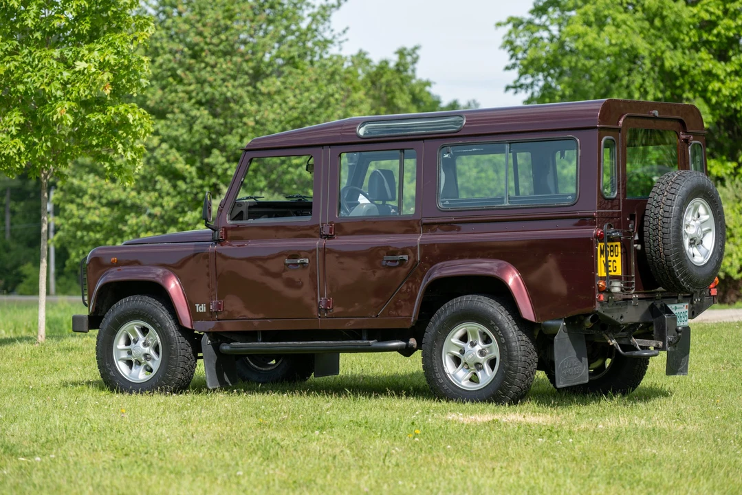 1995 Land Rover Defender 110 - Image 9 of 31