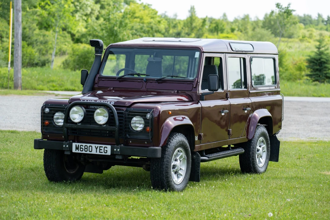 1995 Land Rover Defender 110 - Image 8 of 31
