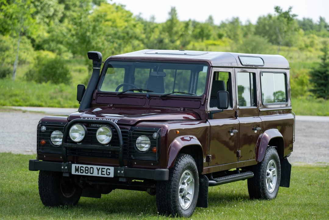 1995 Land Rover Defender 110 - Image 6 of 31