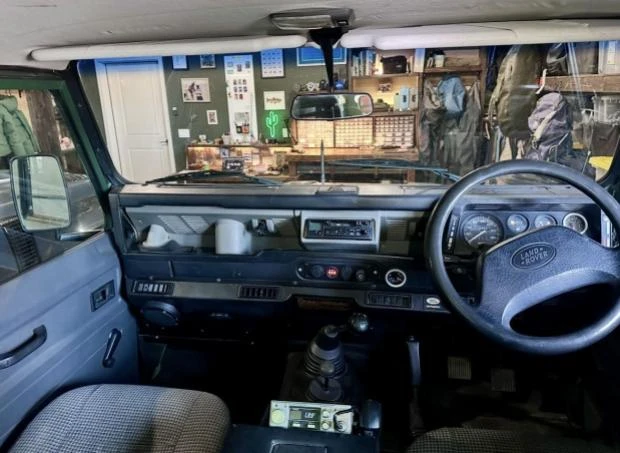 1995 Land Rover Defender 110 - Image 6 of 8