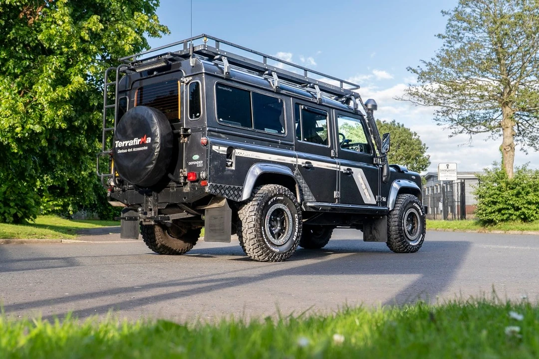 1995 Land Rover Defender 110 - Image 10 of 30