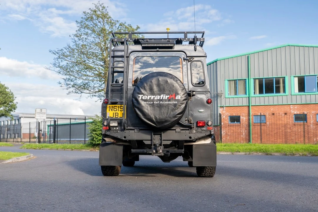 1995 Land Rover Defender 110 - Image 11 of 30