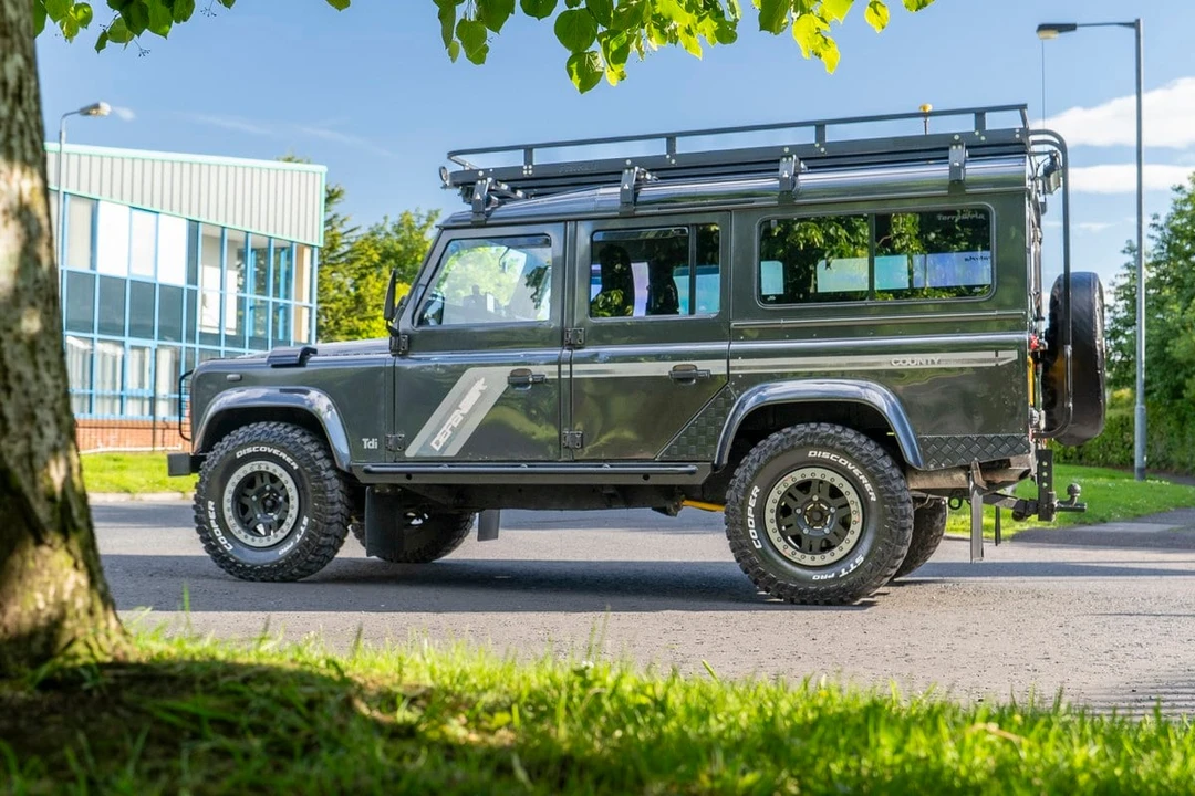 1995 Land Rover Defender 110 - Image 4 of 30