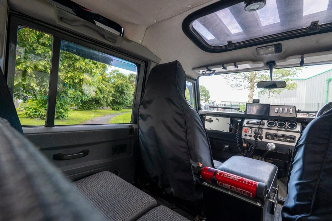 1995 Land Rover Defender 110 - Image 21 of 30