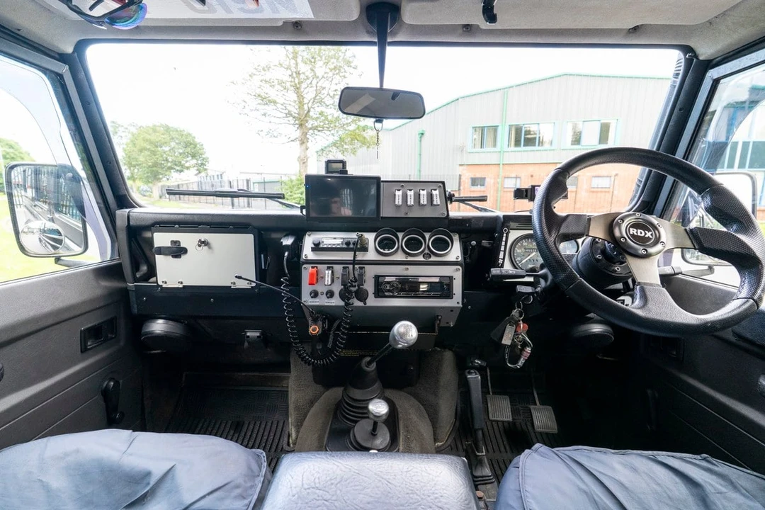 1995 Land Rover Defender 110 - Image 23 of 30