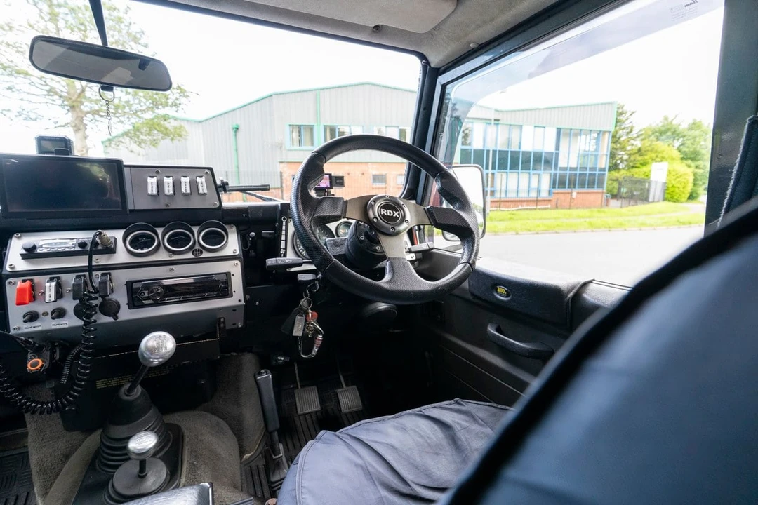 1995 Land Rover Defender 110 - Image 25 of 30