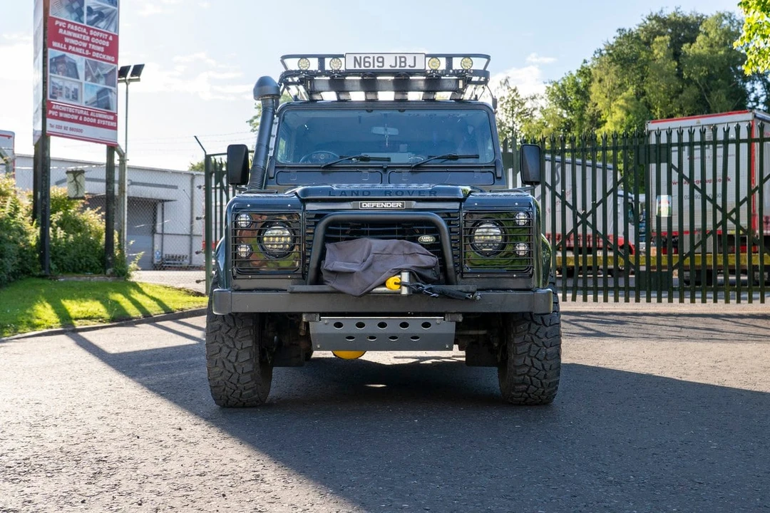 1995 Land Rover Defender 110 - Image 8 of 30
