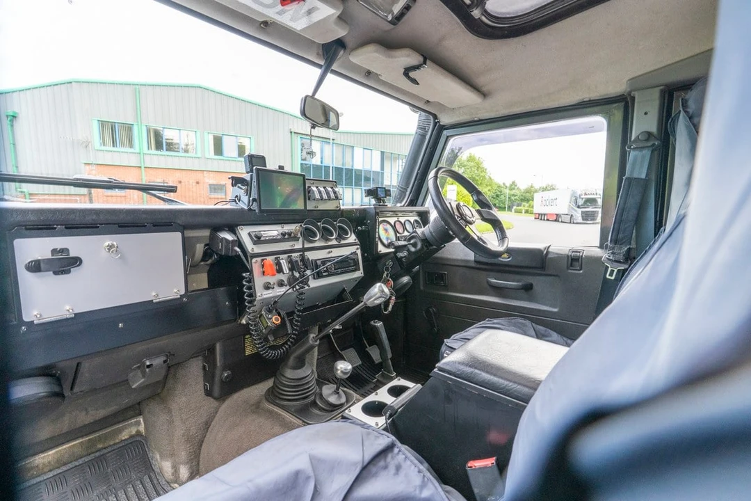 1995 Land Rover Defender 110 - Image 30 of 30