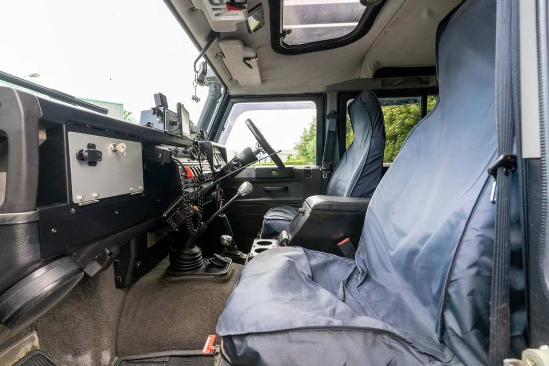 1995 Land Rover Defender 110 - Image 29 of 30