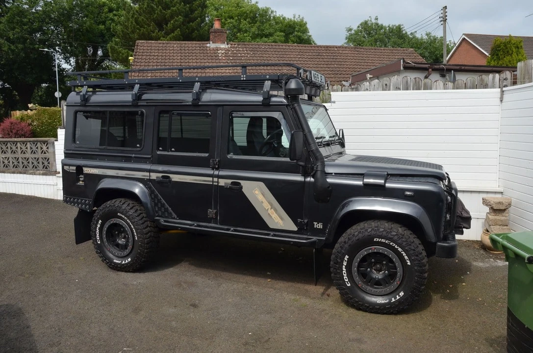 1995 Land Rover Defender 110 - Image 15 of 30