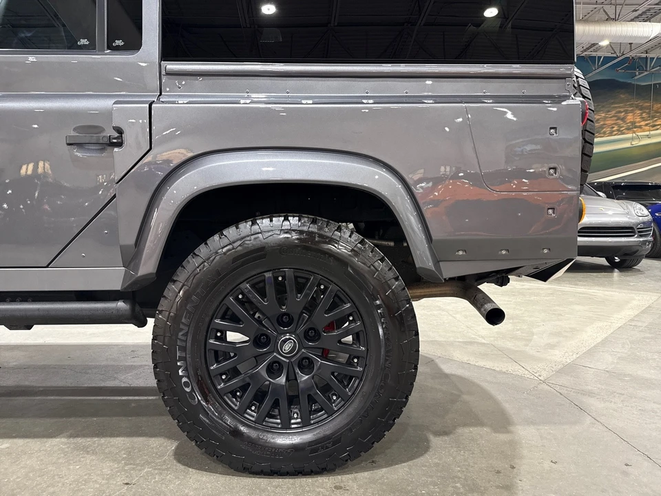 1995 Land Rover Defender 110 - Image 12 of 31