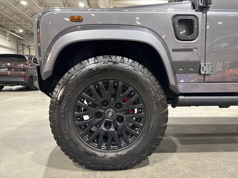 1995 Land Rover Defender 110 - Image 11 of 31